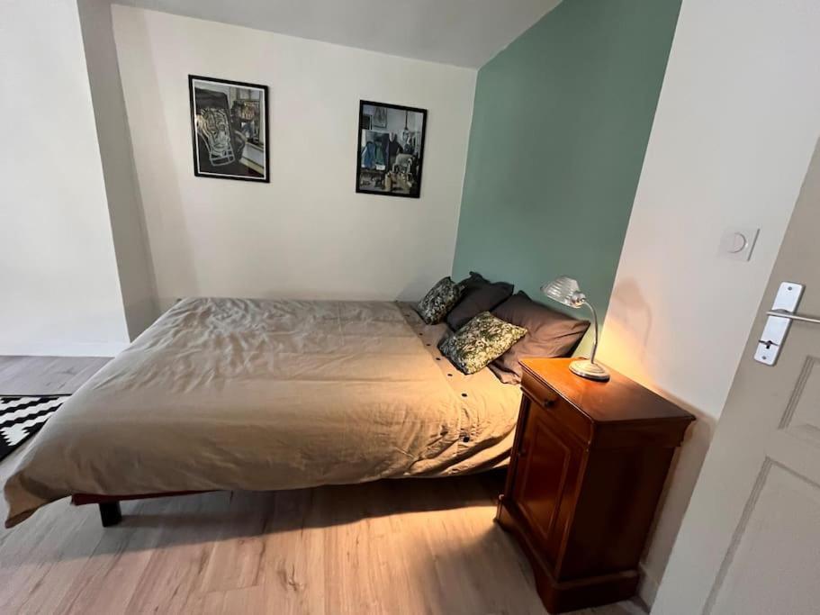 Grande Chambre Chez L'Artiste-Peintre La Réole Exterior photo